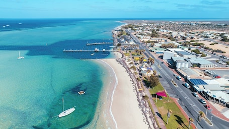 Beach nearby, white sand. The Whitehouse Denham