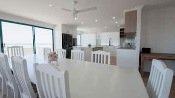 Royal Studio, Balcony, Ocean View | Dining