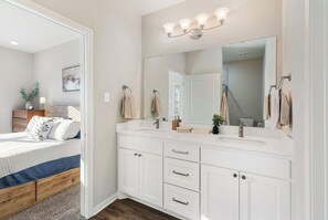 3 chambres, bureau, fer et planche Ă repasser, Wi-Fi gratuit