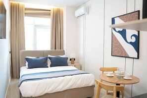 Kamar Double Standar, balkon, pemandangan kota