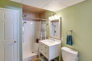 Hair dryer, towels - Community Pool Access! Sleepy Hollow Lake Hideaway (Athens)
