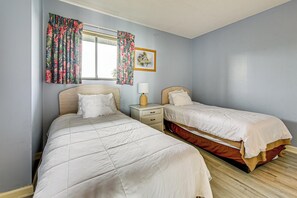 Room - Steps to Ocean! Myrtle Beach Getaway w/ Balcony (Myrtle Beach)