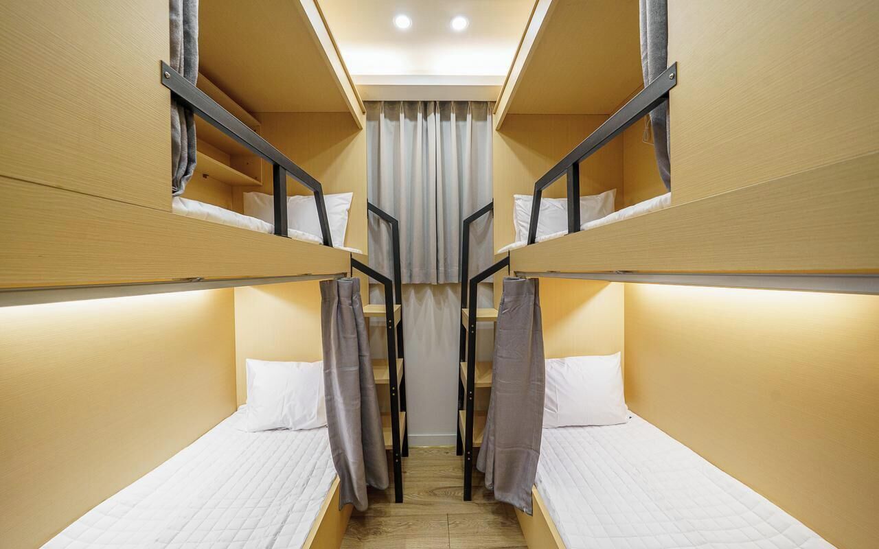 Neljän hengen perushuone