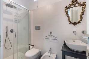 Shower, hair dryer, bidet, towels - Marinella Seafront (Avola)