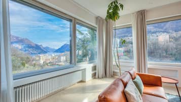 Standard Villa, 3 Bedrooms, Refrigerator & Microwave (Lugano Lake view villa w. private) | Living area