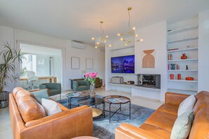 Standard Villa, Multiple Bedrooms, Refrigerator & Microwave (Lugano Lake view villa w. private) | Living area