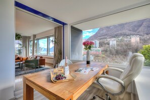 Villa – standard, flere soverom, kjøleskap og mikrobølgeovn (Lugano Lake view villa w. private) | Innvendig