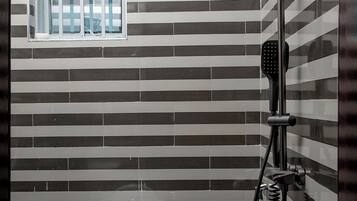 Habitación Deluxe, balcón | Baño