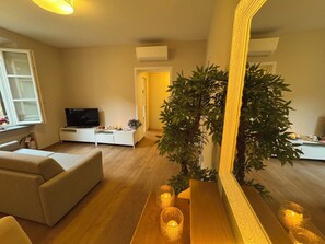 TV - Apartment in Lucca with 1 bedrooms sleeps 4 (Lucca)