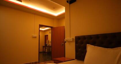 Cozy Stay with Shared Kitchen | Close to Beaches & Dive Spots