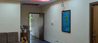 Cozy Stay with Shared Kitchen | Close to Beaches & Dive Spots