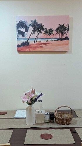 Cozy Stay with Shared Kitchen | Close to Beaches & Dive Spots