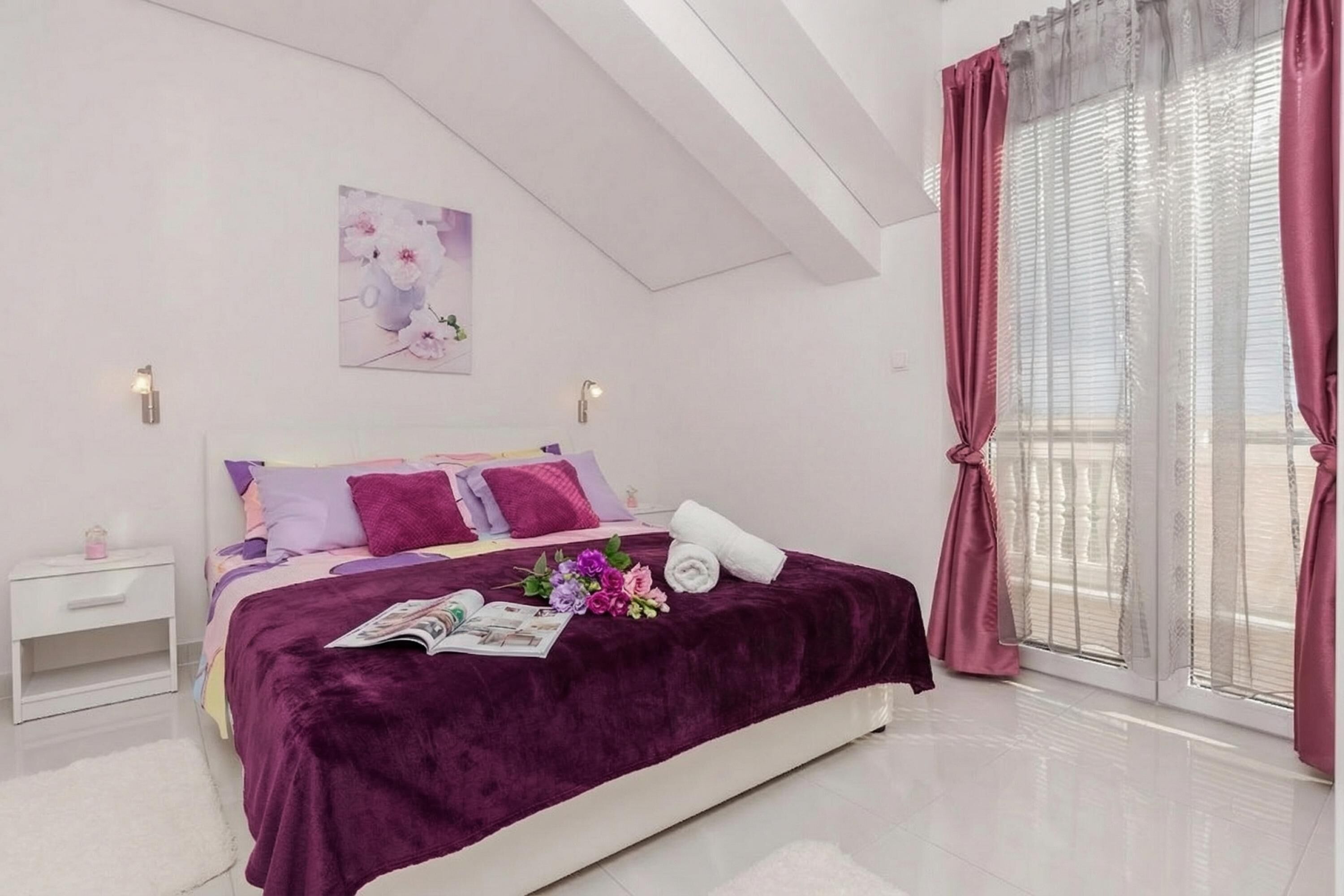 Family Apartment, Multiple Bedrooms (Pool Apartment Rose 1)
