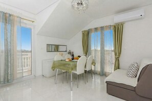 Family Apartment, Multiple Bedrooms (Pool Apartment Rose 1) | Dining - Flora Maris Pool Apartments (Privlaka)