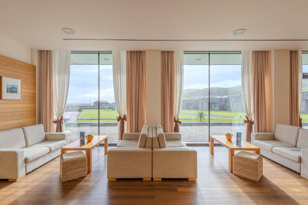 Relaxing Island Getaway In Santa Cruz W/ Ocean Views, Outdoor Pool & Gym Access - Azores