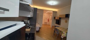 Fridge, microwave, oven, stovetop - Marcella C, families or groups, self check-in (Torino)