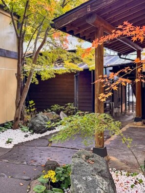 Property grounds - Yufuin Ryokan Yufumomiji (Yufu)
