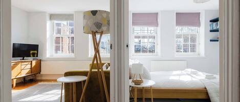 1 bedroom, iron/ironing board, internet, bed sheets