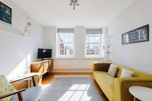 TV, offices - Fantastically Located 1BDR Flat in Central London (Greater London)