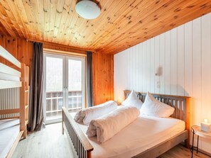 13 bedrooms, bed sheets - Chalet in Montafon Near Ski Lifts (Sankt Gallenkirch)