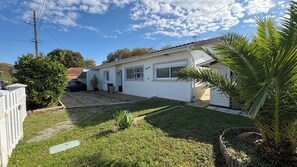 Property grounds - Quiet, friendly house for up to 6 people (Peyrehorade)