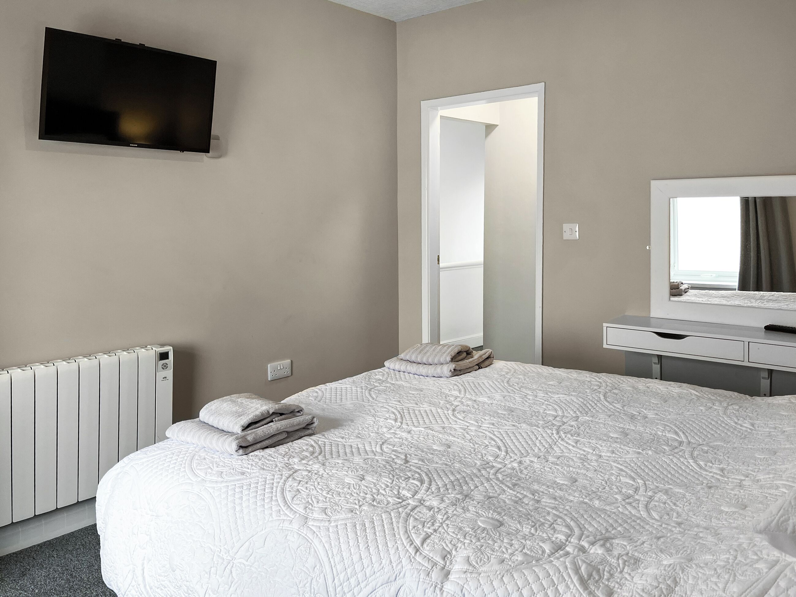 Double bedroom | Primrose - Fresh as a Daisy Apartments, Bridlington