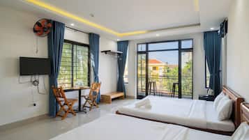 Deluxe-Vierbettzimmer, Balkon, Gartenblick