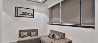 Hotel O Vatva Railway Station