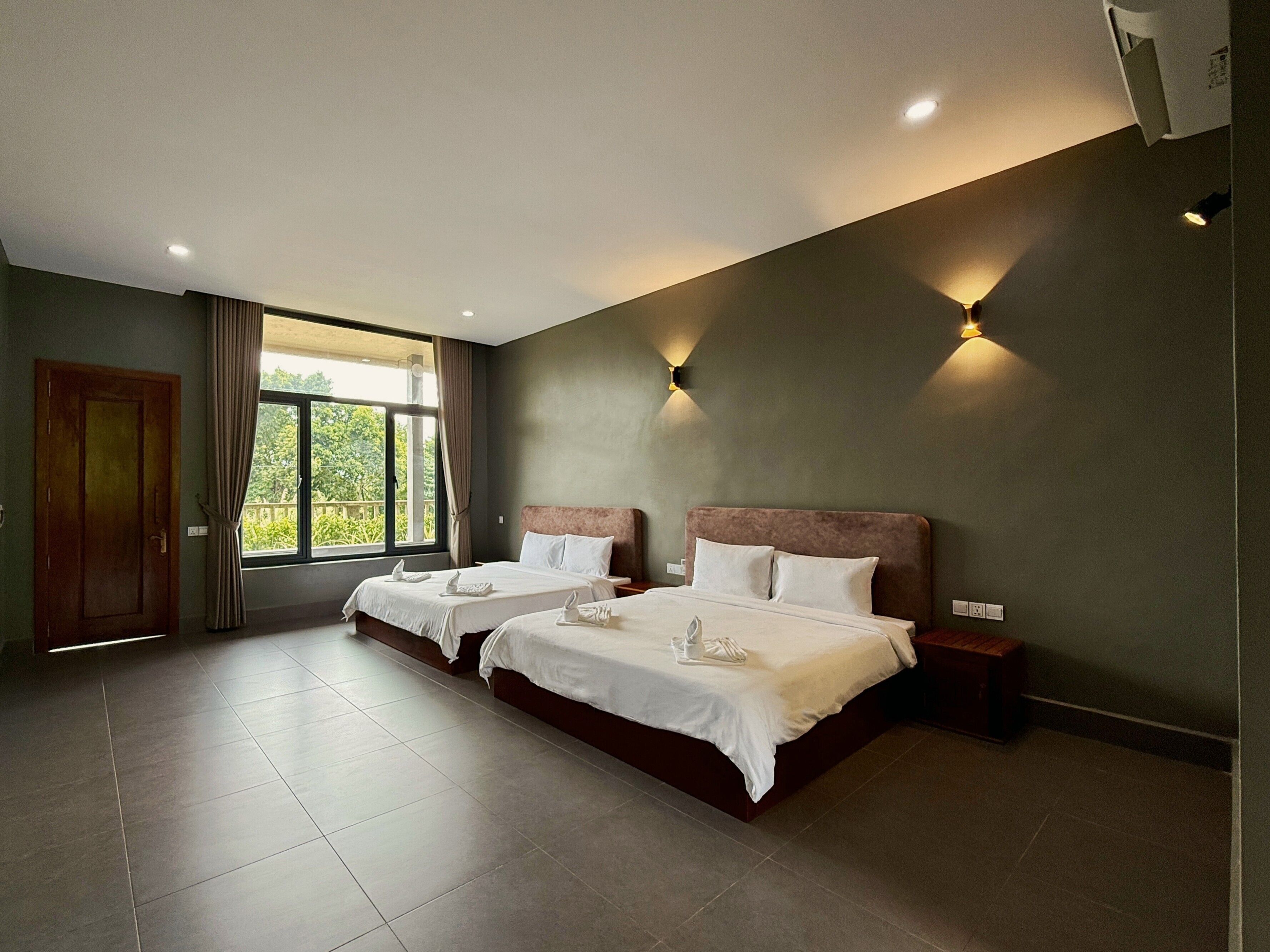 Family Room | Free WiFi