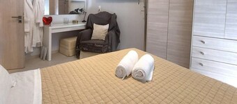 Charming 2-bedroom apartment with AC in Andravida