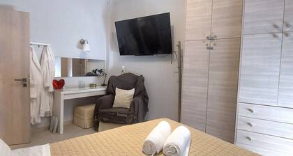 Charming 2-bedroom apartment with AC in Andravida