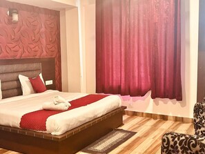 Deluxe Room | Desk, free WiFi - Hotel R C Regency (Dharamshala)
