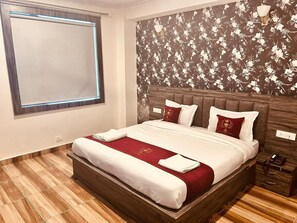 Deluxe Room - Hotel R C Regency (Dharamshala)
