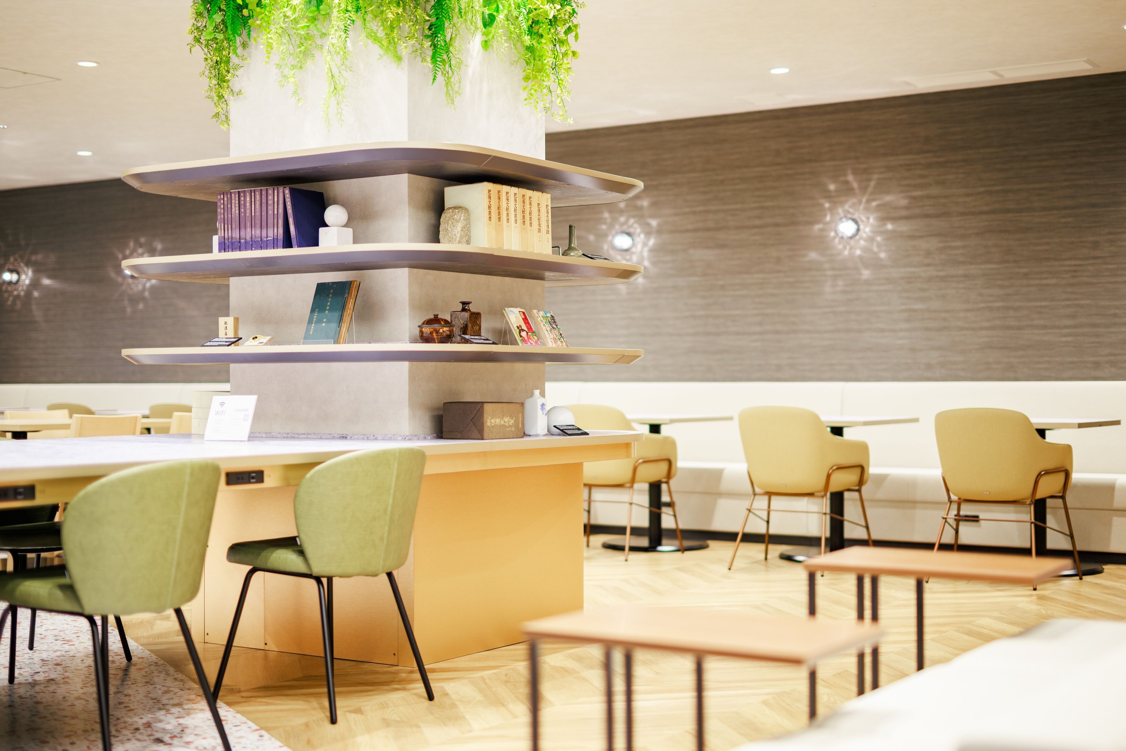 Lobby-lounge