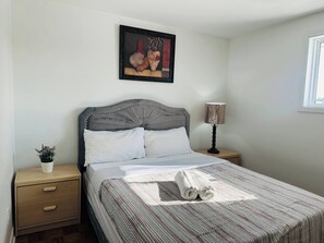 3 chambres, fer et planche à repasser, accès Internet, draps fournis