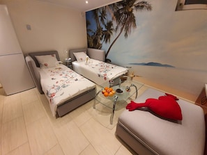 3 bedrooms, iron/ironing board, internet, bed sheets - Separate apartment in attractive villa (Huddinge)
