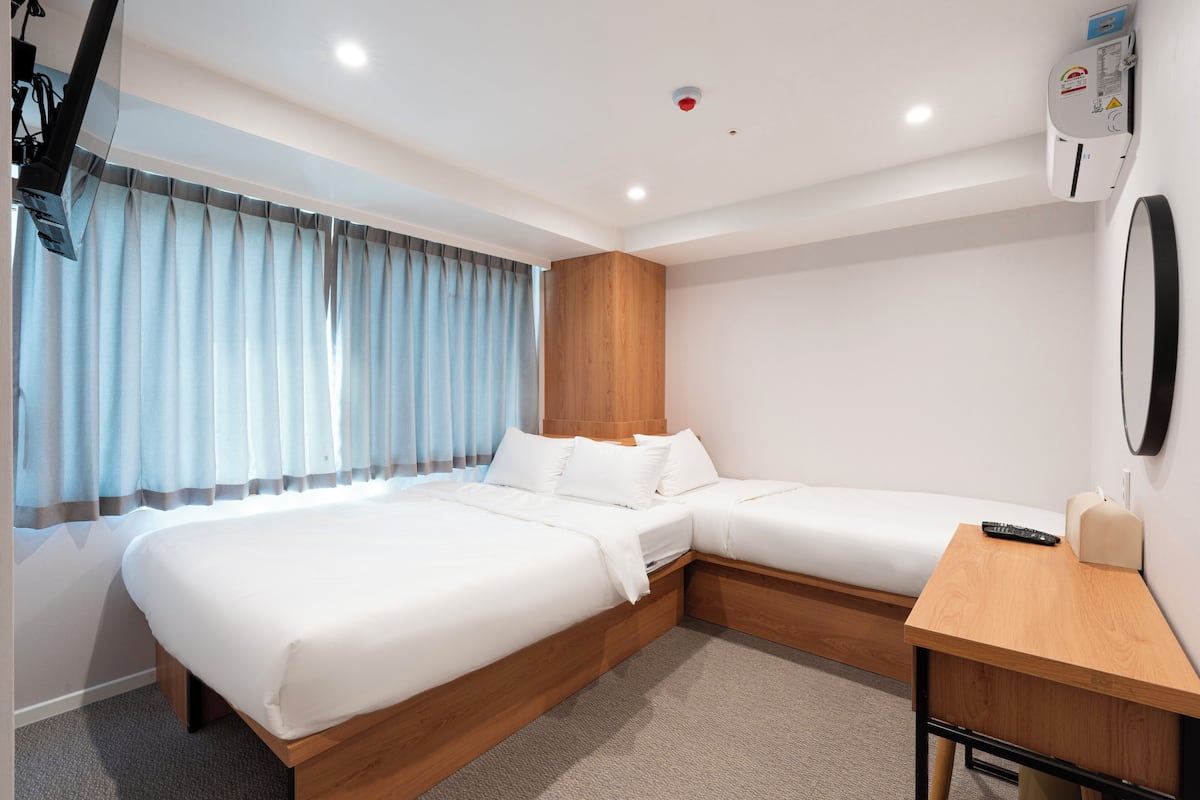 Chambre Triple Familiale, vue ville