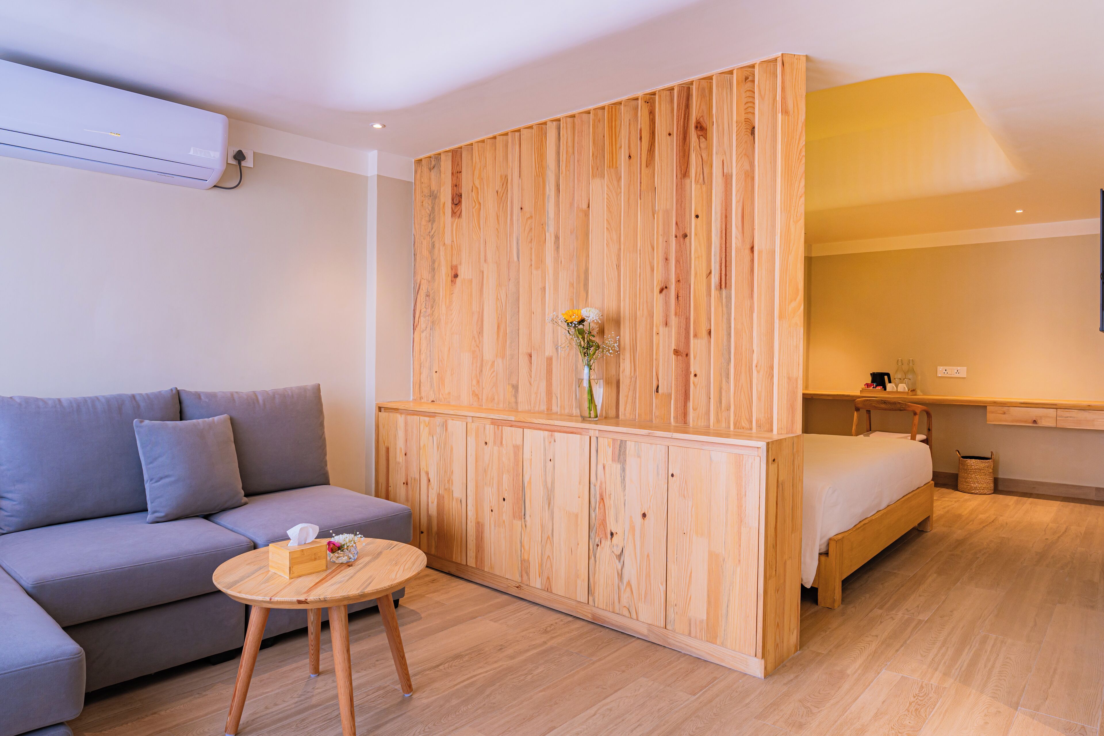 Suite | Desk, soundproofing, free WiFi