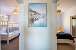 2 bedrooms, iron/ironing board, WiFi, bed sheets - Stunning Water Views 2 (Jindabyne)