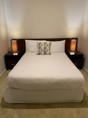 1 bedroom, travel cot, WiFi, bed sheets