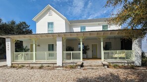 Exterior - Miss Corby's Porch Swing | Historic St. Andrews (Panama City)