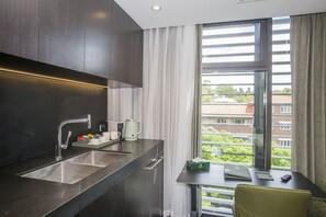 Interior - Deluxe King Room - Quinn’s Botany Boutique K07 (West Perth)