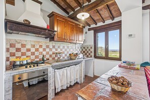 Fridge, oven, stovetop, coffee/tea maker - Le Sorgenti House (Pitigliano)