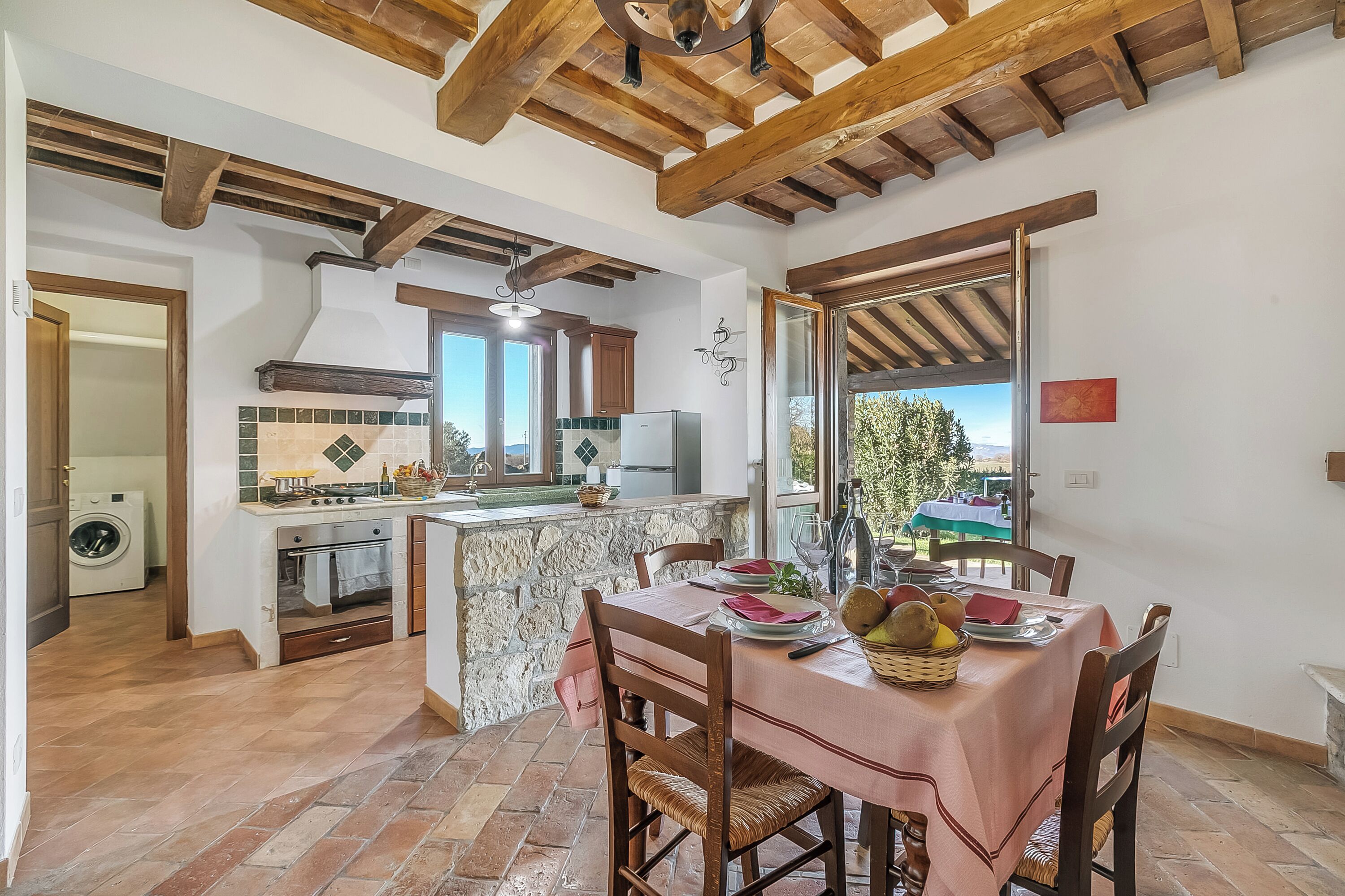 Family Apartment, Multiple Bedrooms, 2 Bathrooms (Sorgenti Pitigliano 1) | Dining room