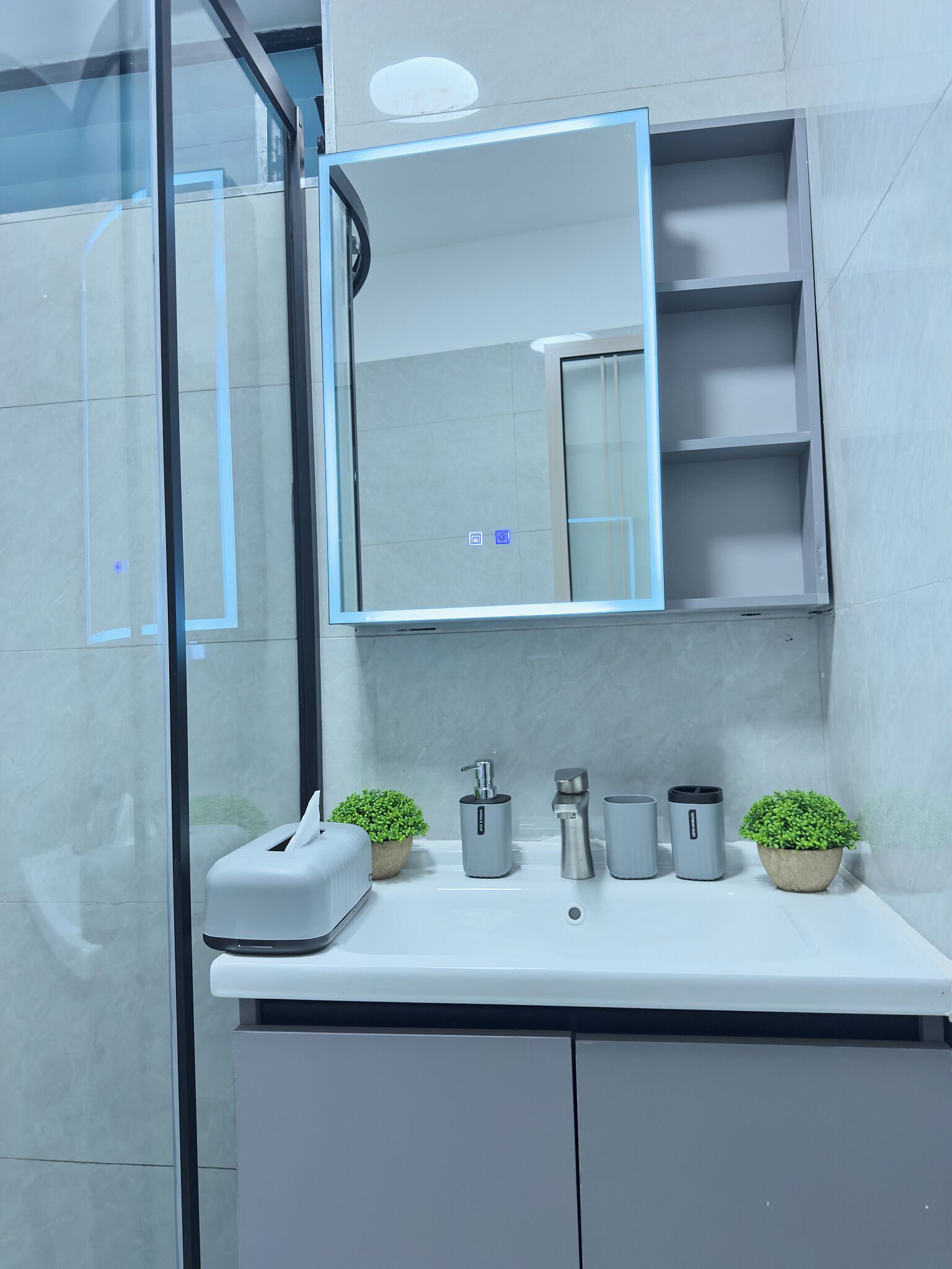 Leilighet, balkong, byutsikt | Bad