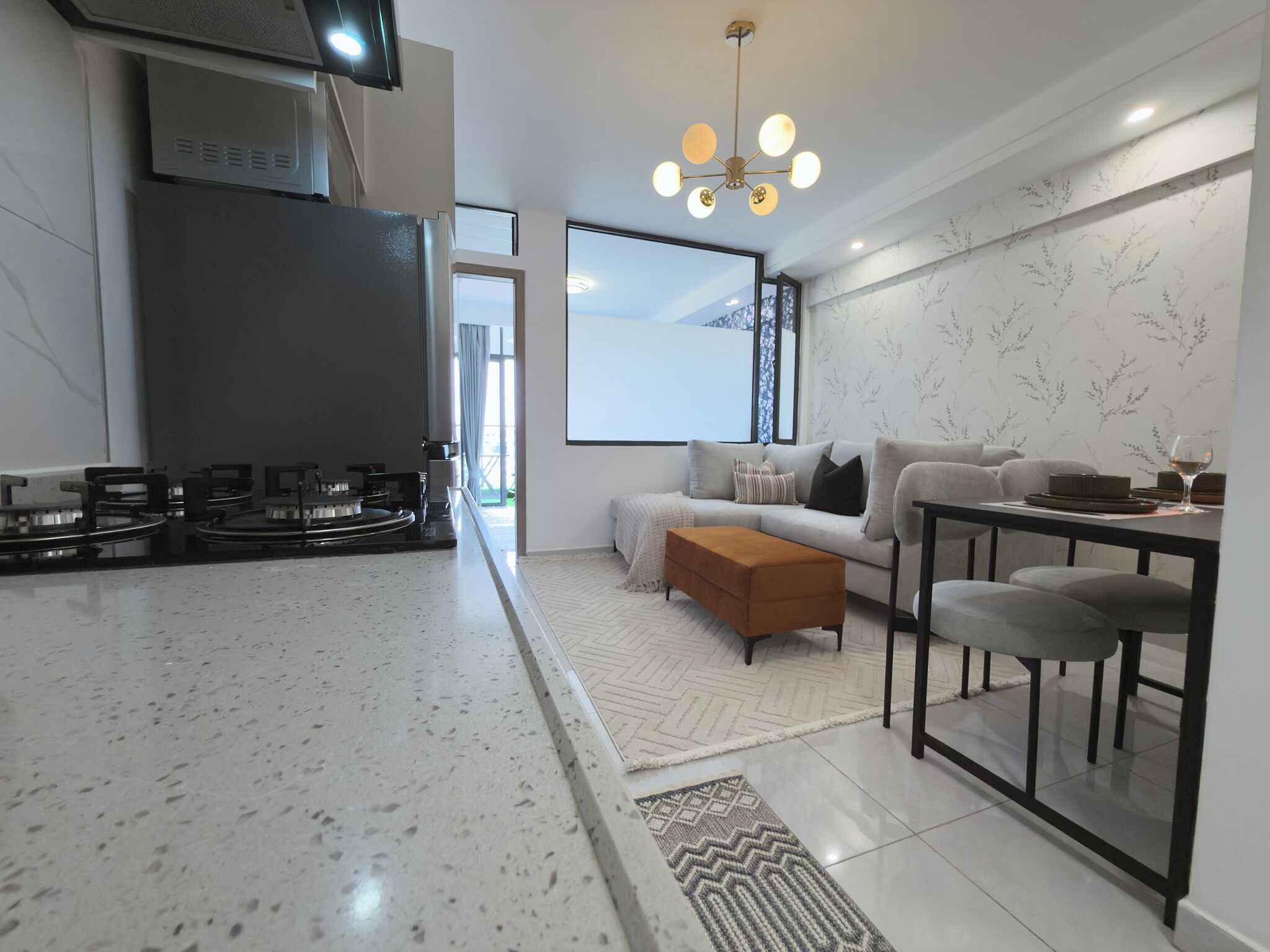 Leilighet, balkong, byutsikt | Innvendig