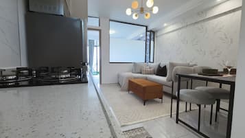 Leilighet, balkong, byutsikt | Innvendig