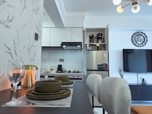 Departamento, balcón, vista a la ciudad | Restaurantes