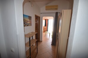 Interior - Adria Paradies by Marinko 3-room vacation apartment no. 1 directly by the sea & beach (Starigrad Paklenica)