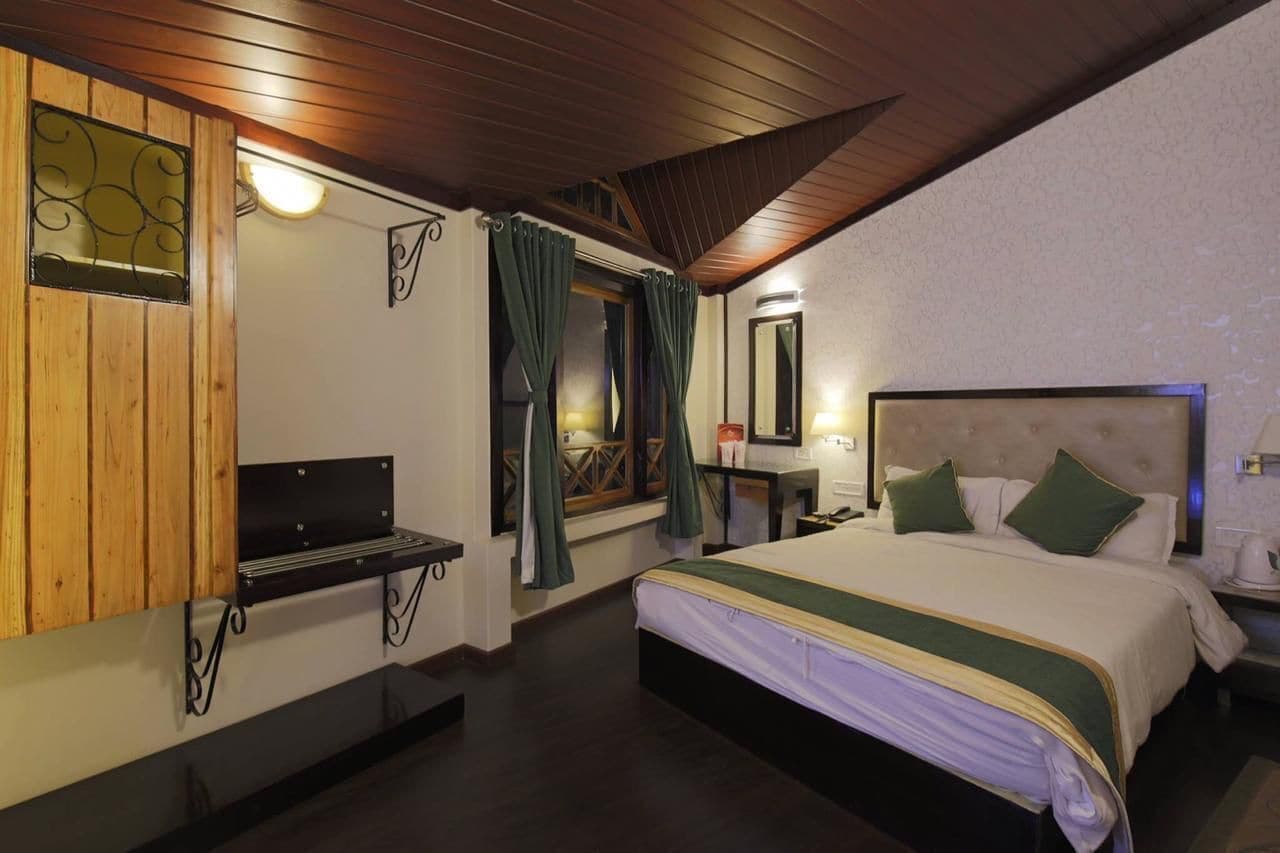 Deluxe Double Room, City View